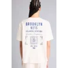 Defacto G9307AXER105 Ekru NBA Brooklyn Nets Relax Fıt Kısa Kollu Tişört