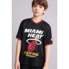 Defacto H2897A8BK81 Siyah NBA Mıamı Heat New Regular Fıt V Yaka Mesh Forma Kumaş Kısa Kollu Tişört Erkek Çocuk