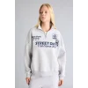 Defacto I3016AXGR110 Gri Oversize Dik Yakalı Yarım Fermuarlı Baskılı Sweatshirt