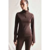 Defacto B0811AXBN192 Kahve Esnek Kumaş Warmtech Standart Fit Dik Yaka Fermuarlı İçi Yumuşak Tüylü Sporcu Uzun Kollu Basic Tişört