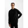D6826 DeFactoFit Standart Fit Kapüşonlu Baskılı Sporcu Sweatshirt