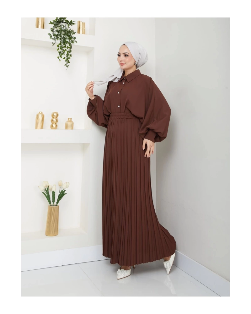 ETEĞİ PLİSELİ  GÖMLEKLI YAKA TESETTÜR TAKIM KAHVE
