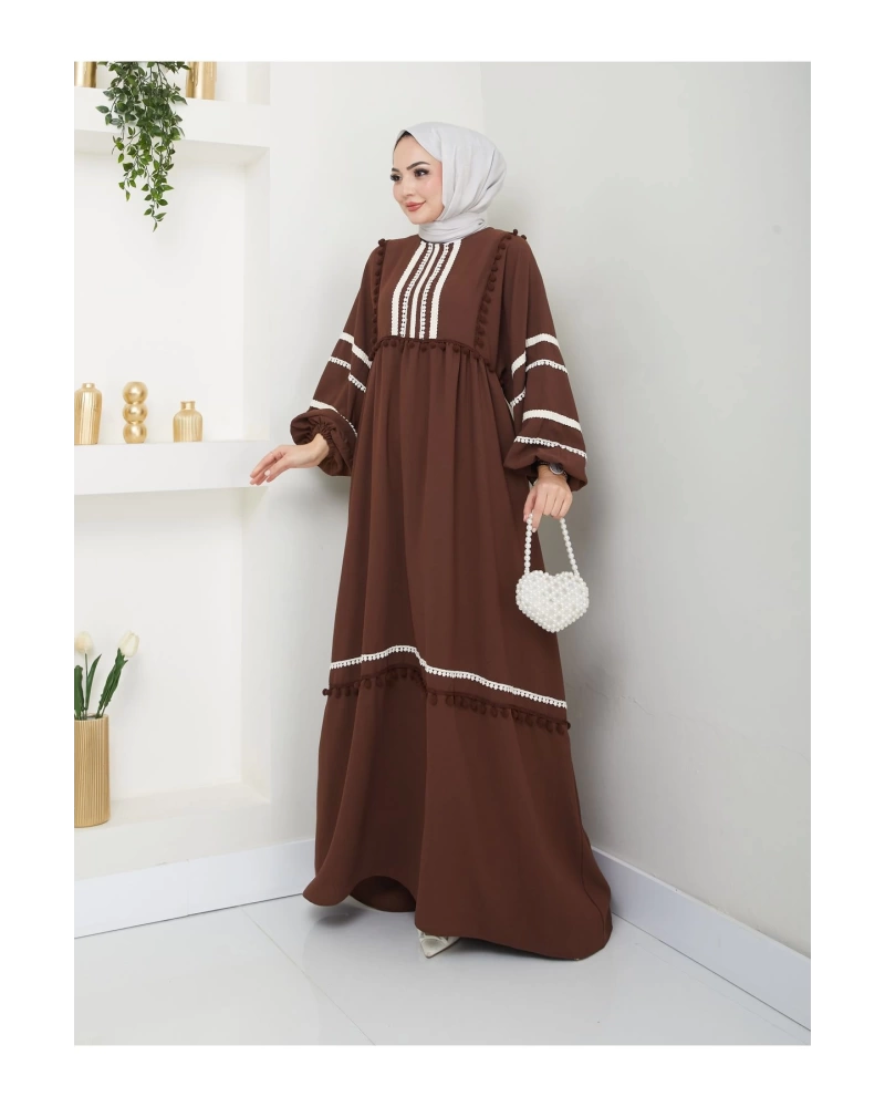 KADIN TESETTÜR DANTELLİ ŞERİT ELBİSE KAHVE