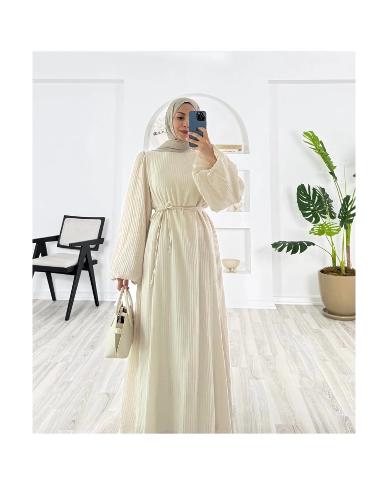 PİLİSELİ VRN POLYESTER KUMAŞ ASTARLI -BALON KOL HAKIM YAKA KEMERLİ ELBİSE