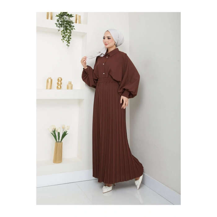 ETEĞİ PLİSELİ  GÖMLEKLI YAKA TESETTÜR TAKIM KAHVE