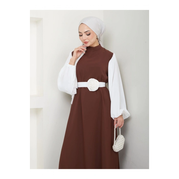 KADIN TESETTÜR KOLU BEYAZ ELBİSE ÇİÇEKLİ TOKA KAHVE ELBİSE