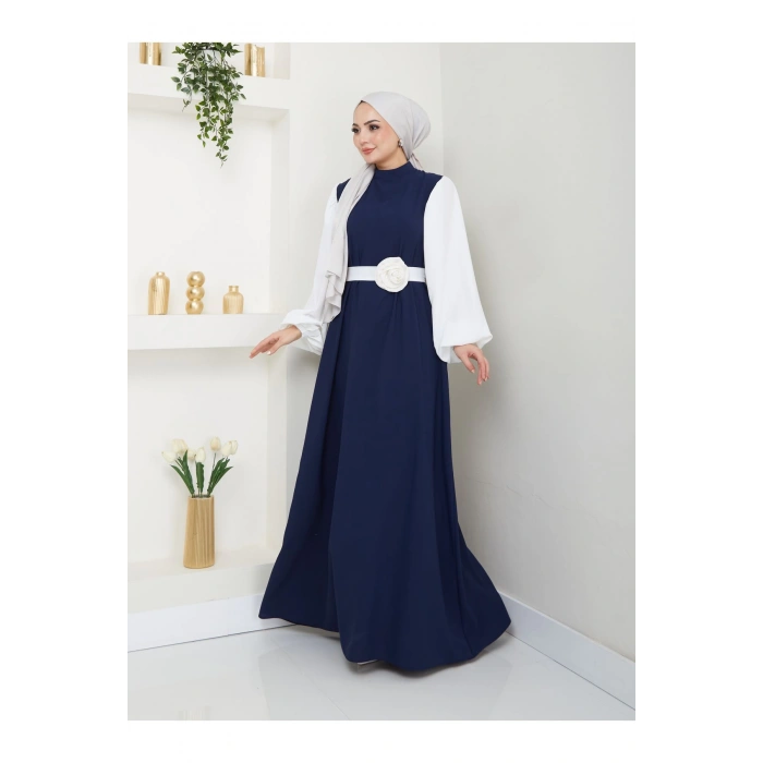 KADIN TESETTÜR KOLU BEYAZ ELBİSE ÇİÇEKLİ TOKA LACİVERT ELBİSE