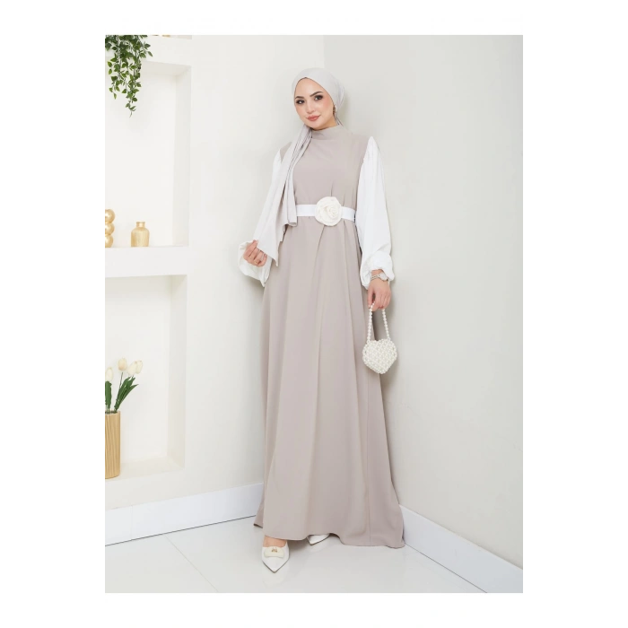 KADIN TESETTÜR KOLU BEYAZ ELBİSE ÇİÇEKLİ TOKA BEJ ELBİSE