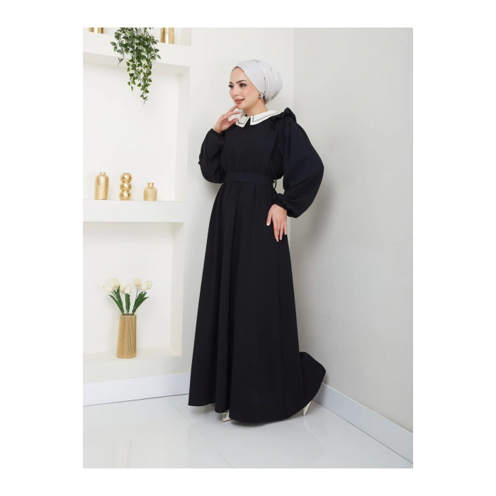 KADIN TESETTÜR YAKASI NAKİŞLİ ELBİSE SİYAH