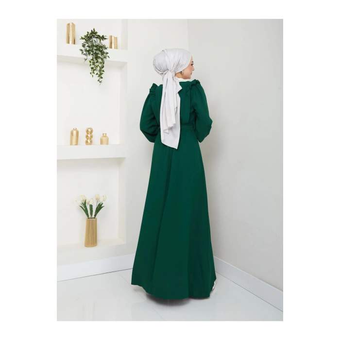 KADIN TESETTÜR YAKASI NAKİŞLİ ELBİSE ZÜMRÜT