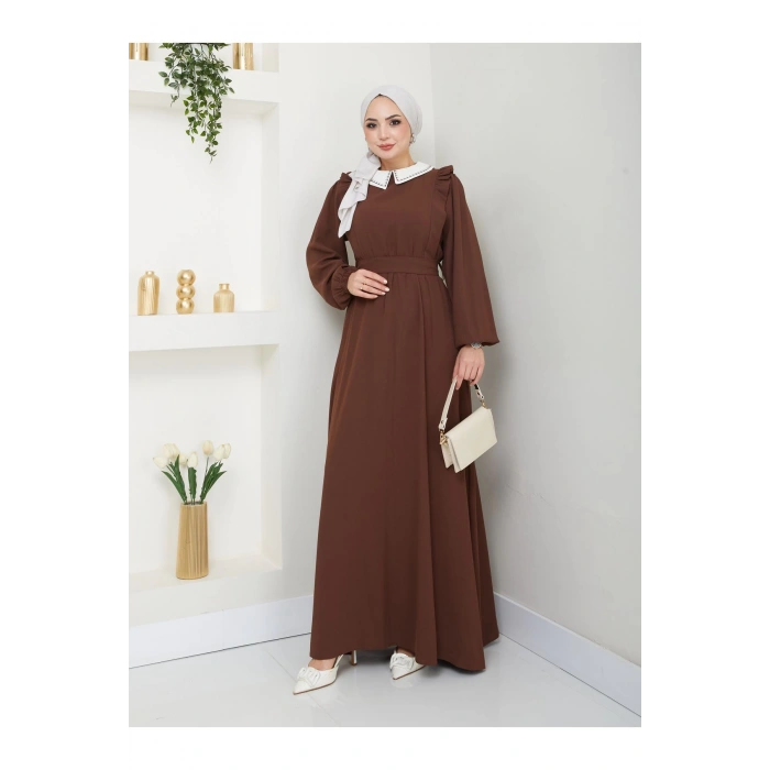 KADIN TESETTÜR YAKASI NAKİŞLİ ELBİSE KAHVE
