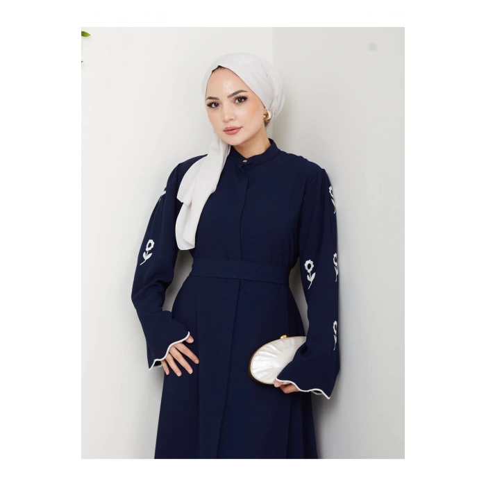 KOLU ÇİÇEK NAKIŞ DETAYLI TESETTÜR KADIN ABİYE ELBİSE LACİVERT