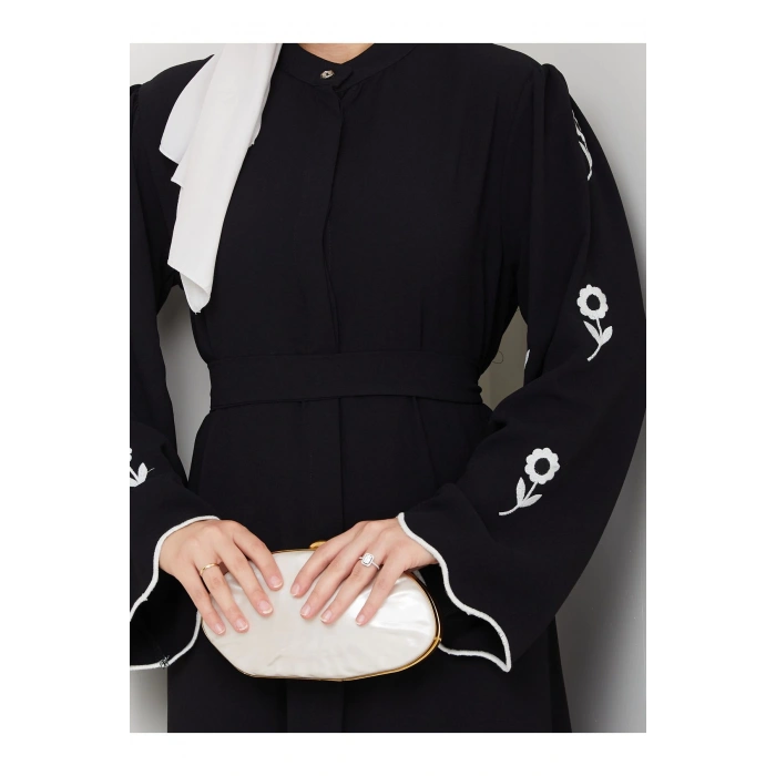 KOLU ÇİÇEK NAKIŞ DETAYLI TESETTÜR KADIN ABİYE ELBİSE SİYAH