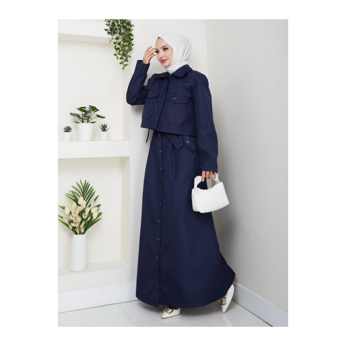 DÜĞMELİ DETAYLI CEPLİ TRENÇKOT ETEKLİ TAKIM TESETTÜR TAKIM LACİVERT
