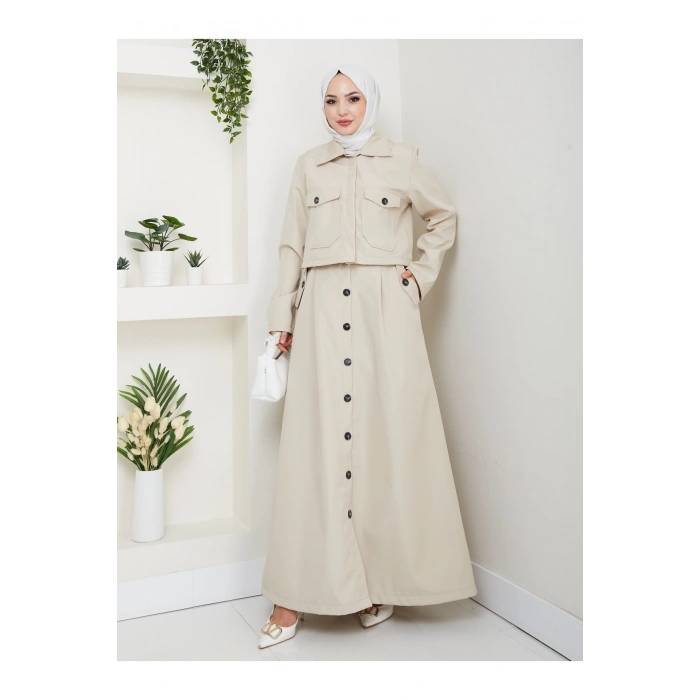DÜĞMELİ DETAYLI CEPLİ TRENÇKOT ETEKLİ TAKIM TESETTÜR TAKIM KREM