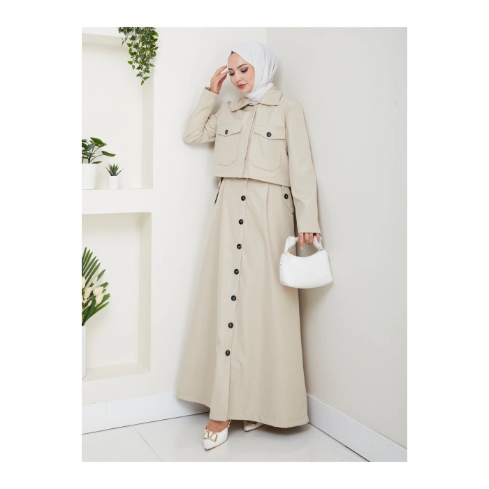 DÜĞMELİ DETAYLI CEPLİ TRENÇKOT ETEKLİ TAKIM TESETTÜR TAKIM KREM