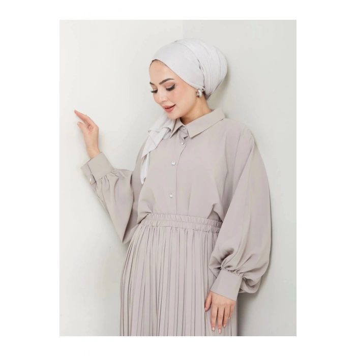 ETEĞİ PLİSELİ  GÖMLEKLI YAKA TESETTÜR TAKIM BEJ