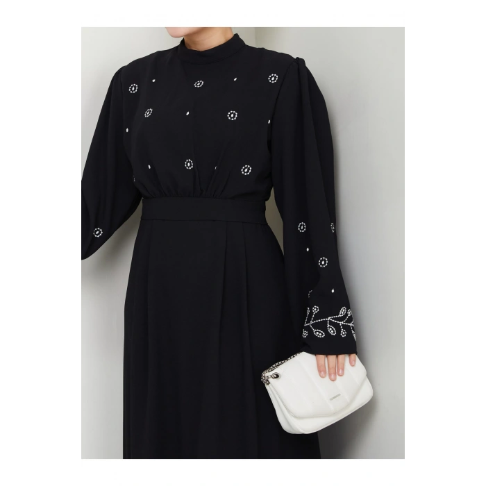 KADIN TESETTÜR NAKİŞLİ ELBİSE BALAMALI