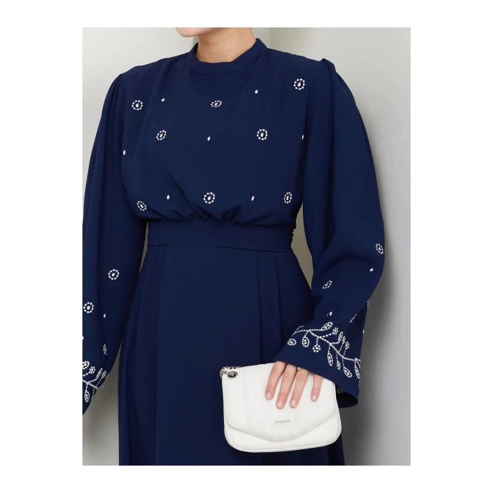 KADIN TESETTÜR NAKİŞLİ ELBİSE BALAMALI