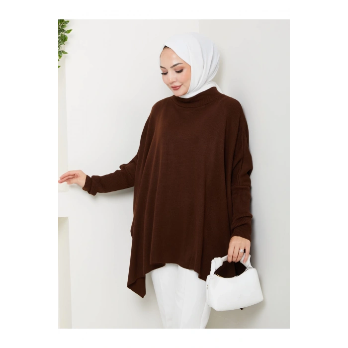 KADIN TESETTÜR TRİKO OVERSİZE KAZAK YANLARI YIRTMAÇLI KAHVERENGİ