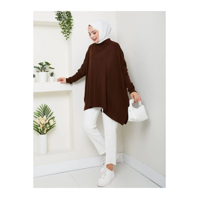 KADIN TESETTÜR TRİKO OVERSİZE KAZAK YANLARI YIRTMAÇLI KAHVERENGİ