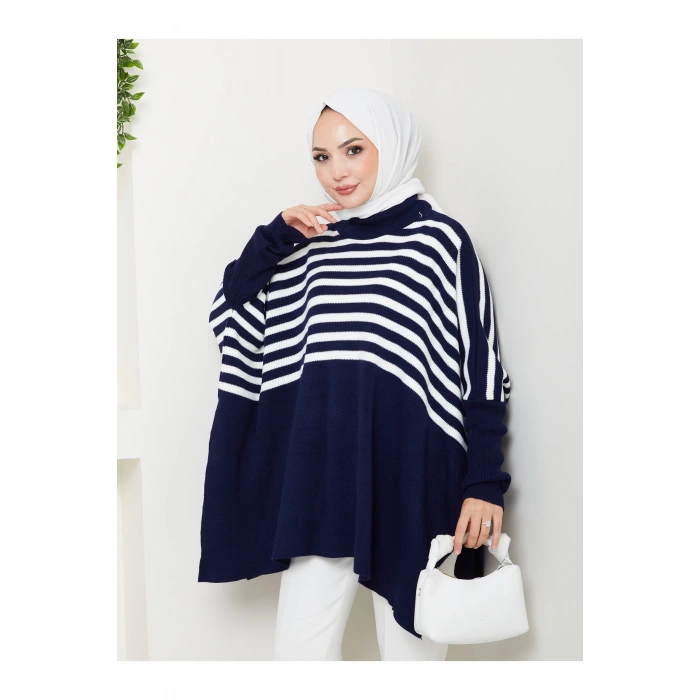 KADIN TESETTÜR ÇİZGİLİ DESENLİ TRİKO OVERSİZE KAZAK YANLARI YIRTMAÇLI LACİVERT