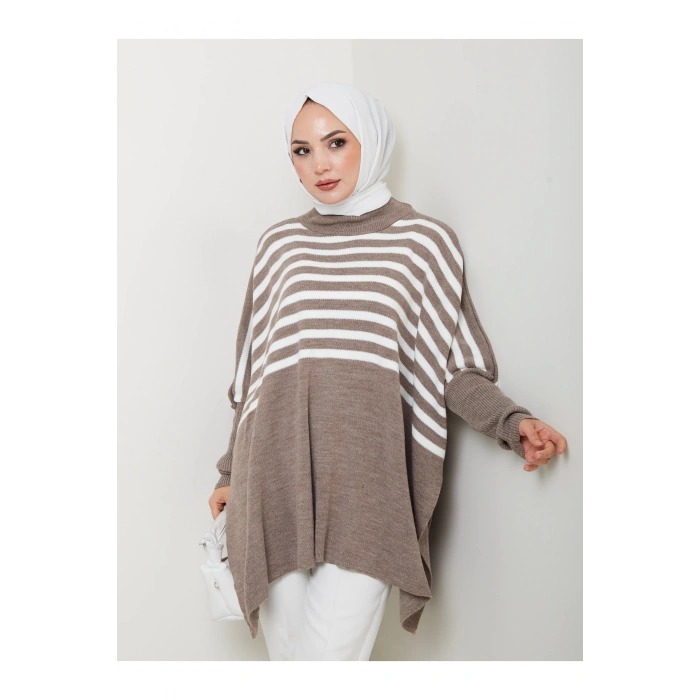 KADIN TESETTÜR ÇİZGİLİ DESENLİ TRİKO OVERSİZE KAZAK YANLARI YIRTMAÇLI TAŞ