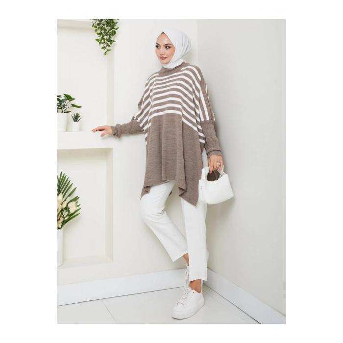 KADIN TESETTÜR ÇİZGİLİ DESENLİ TRİKO OVERSİZE KAZAK YANLARI YIRTMAÇLI TAŞ