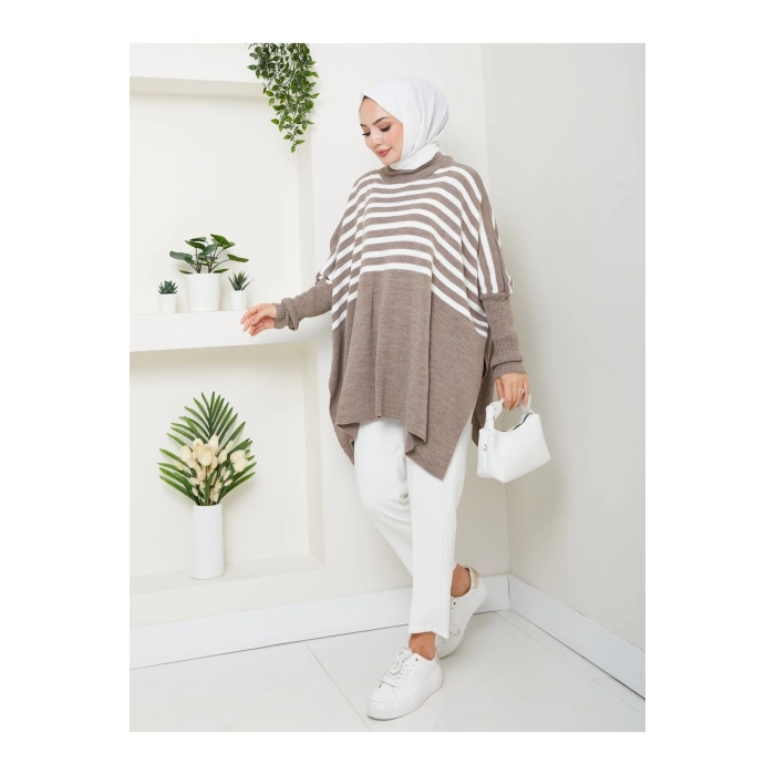 KADIN TESETTÜR ÇİZGİLİ DESENLİ TRİKO OVERSİZE KAZAK YANLARI YIRTMAÇLI TAŞ