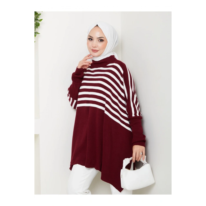 KADIN TESETTÜR ÇİZGİLİ DESENLİ TRİKO OVERSİZE KAZAK YANLARI YIRTMAÇLI BORDO