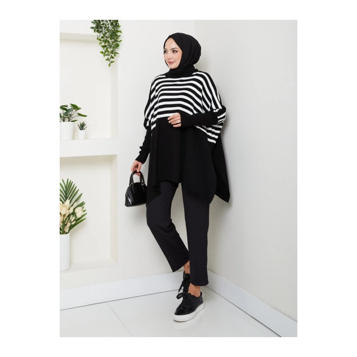 KADIN TESETTÜR ÇİZGİLİ DESENLİ TRİKO OVERSİZE KAZAK YANLARI YIRTMAÇLI SİYAH