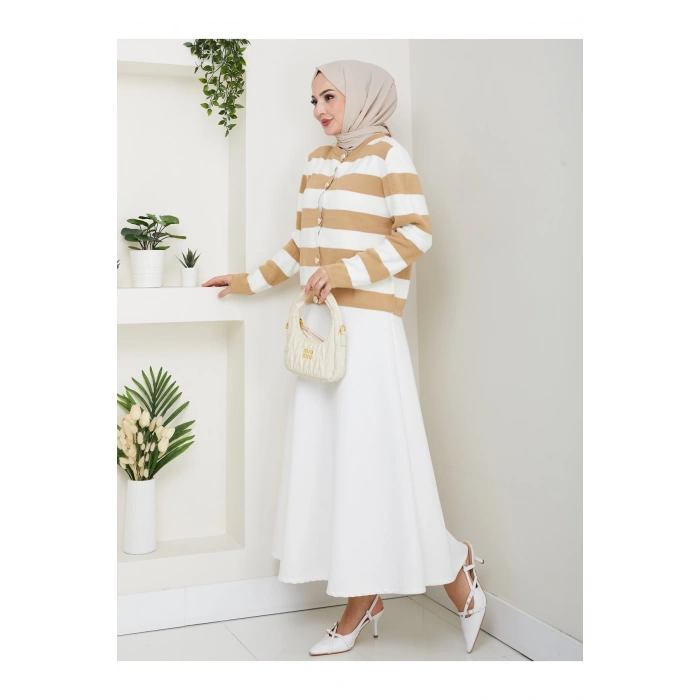 KADIN BEJ KREM ÇİZGİLİ HIRKA GOLD DÜĞMELİ TRİKO HIRKA