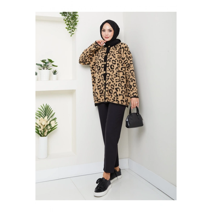 KADIN LEOPAR DESEN UZUN HIRKA YUMOŞ TRİKO GOLD DÜĞMELİ BEJ