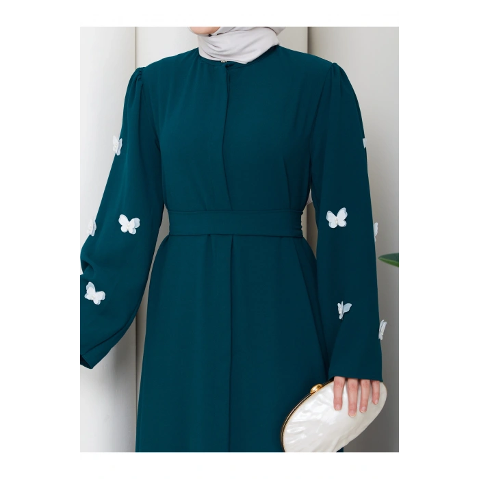 KOLU KELEBEK İŞLEMLİ ABAYA TESETTÜR GIYIM KADIN FERACE ELBISE