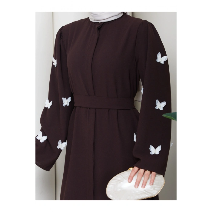 KOLU KELEBEK İŞLEMLİ ABAYA TESETTÜR GIYIM KADIN FERACE ELBISE