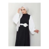 KADIN TESETTÜR KOLU BEYAZ ELBİSE ÇİÇEKLİ TOKA SİYAH ELBİSE