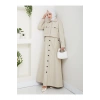 DÜĞMELİ DETAYLI CEPLİ TRENÇKOT ETEKLİ TAKIM TESETTÜR TAKIM KREM
