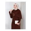 KADIN PELERİN DETAYLI PİLİSELİ BROŞ DETAYLI UZUN TRİKO İKİLİ ELBESİ