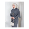 KADIN PELERİN DETAYLI PİLİSELİ BROŞ DETAYLI UZUN TRİKO İKİLİ ELBESİ