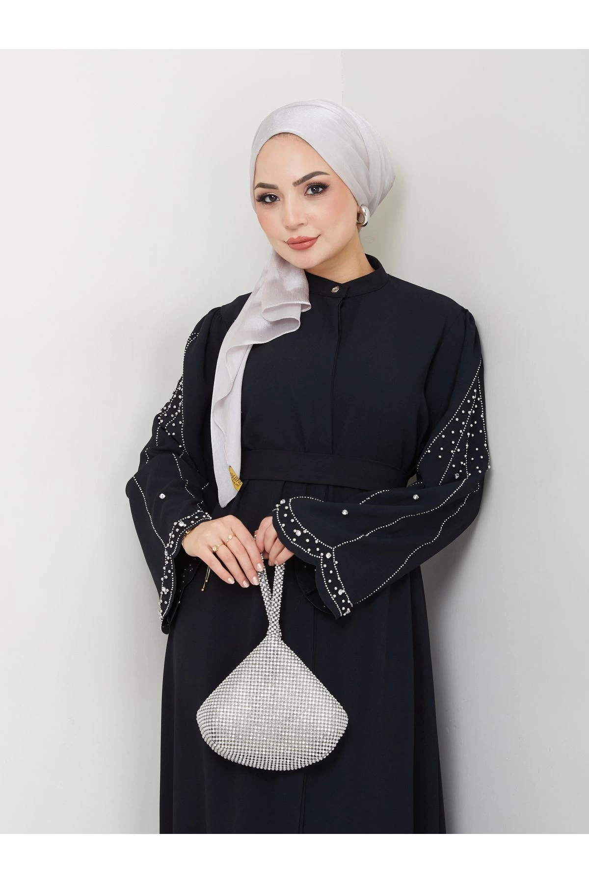 TAŞLİ ABAYA TESETTÜR GIYIM KADIN FERACE ELBISE SİYAH