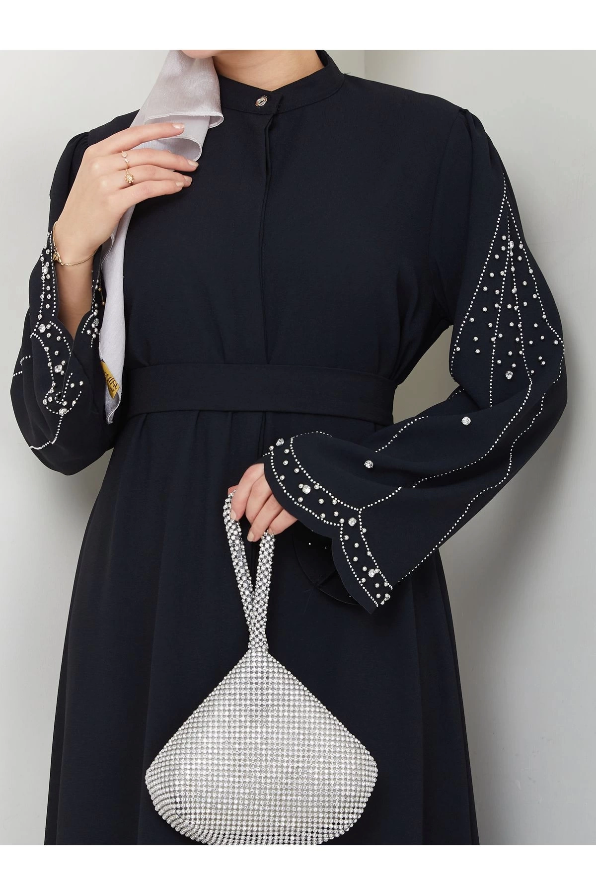 TAŞLİ ABAYA TESETTÜR GIYIM KADIN FERACE ELBISE SİYAH