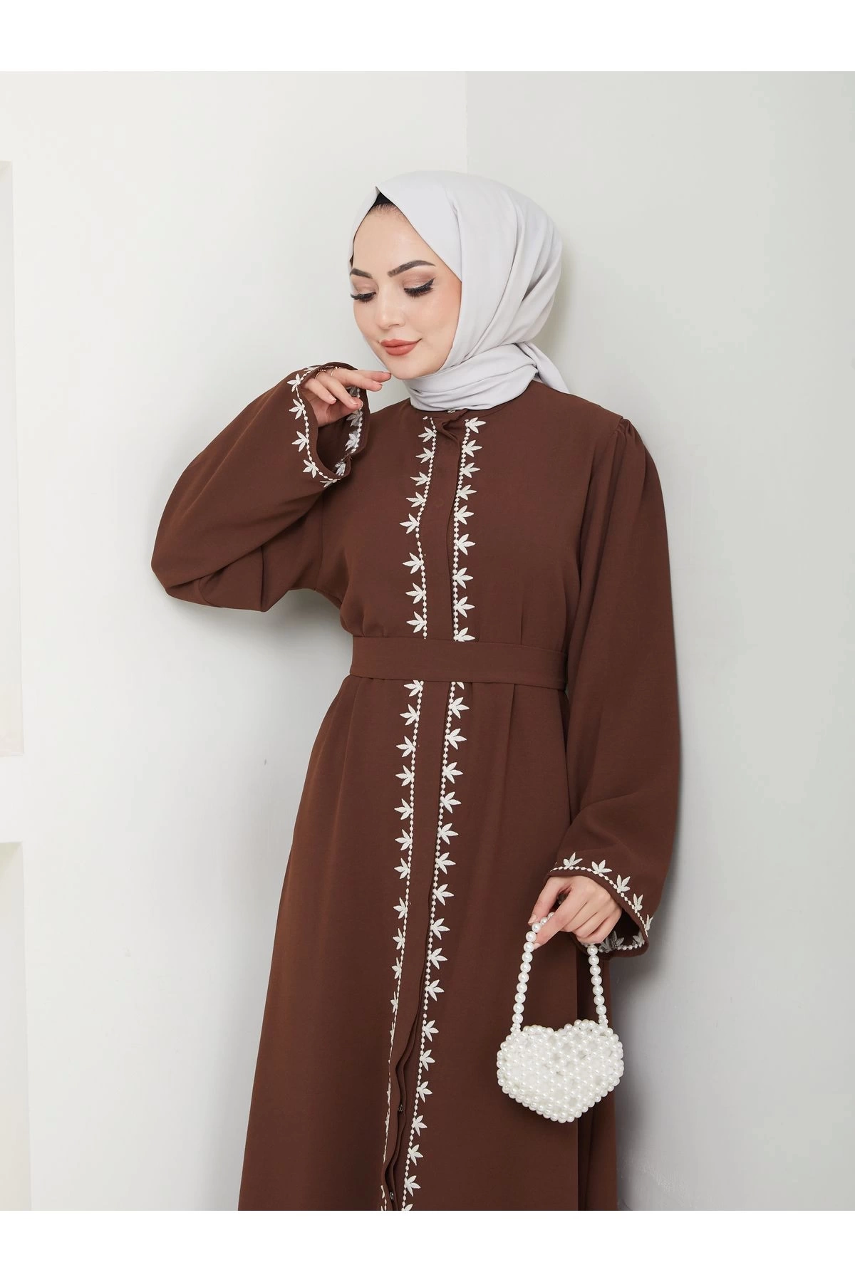 NAKIŞLI ABAYA TESETTÜR GIYIM KADIN FERACE ELBISE KAHVE