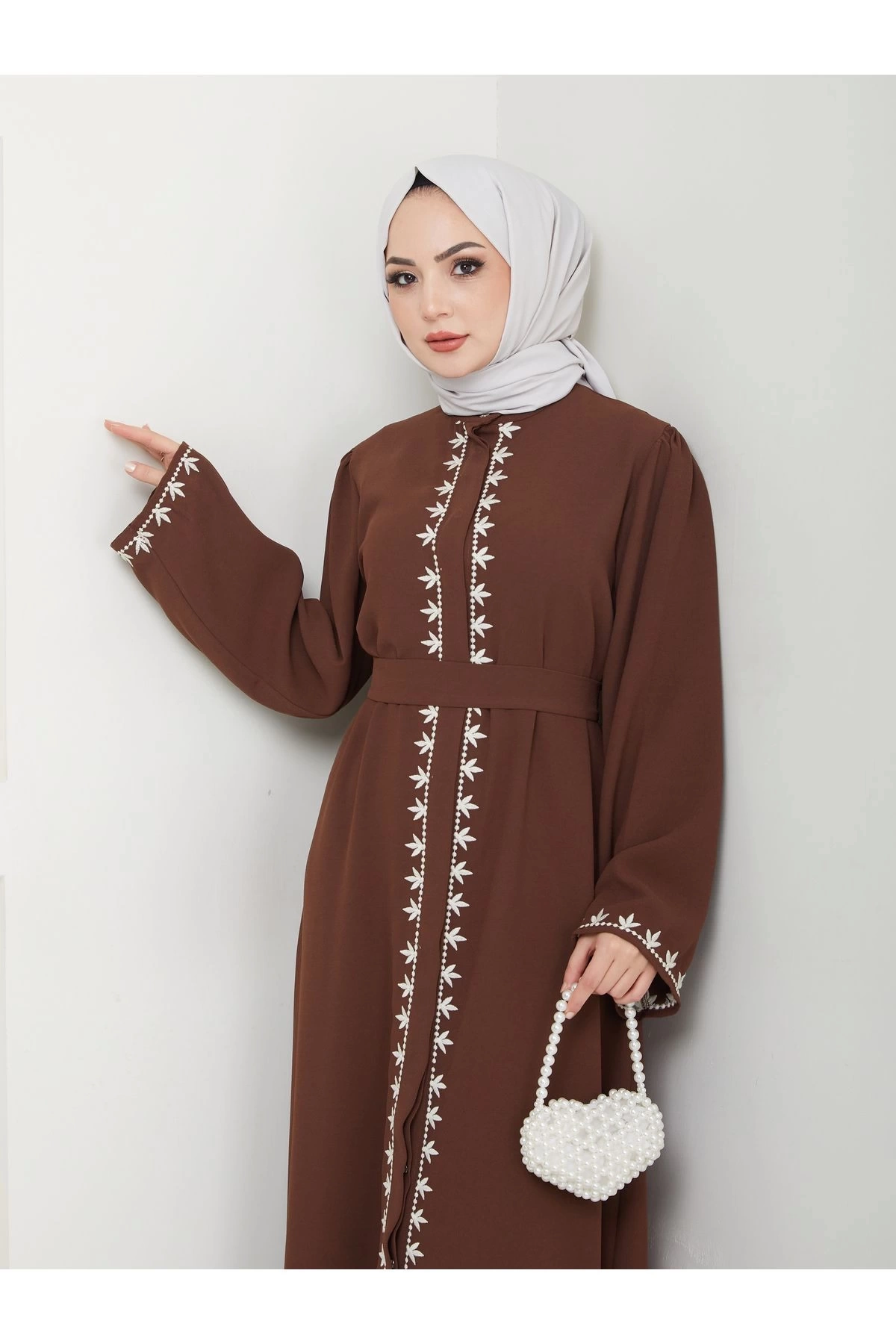 NAKIŞLI ABAYA TESETTÜR GIYIM KADIN FERACE ELBISE KAHVE