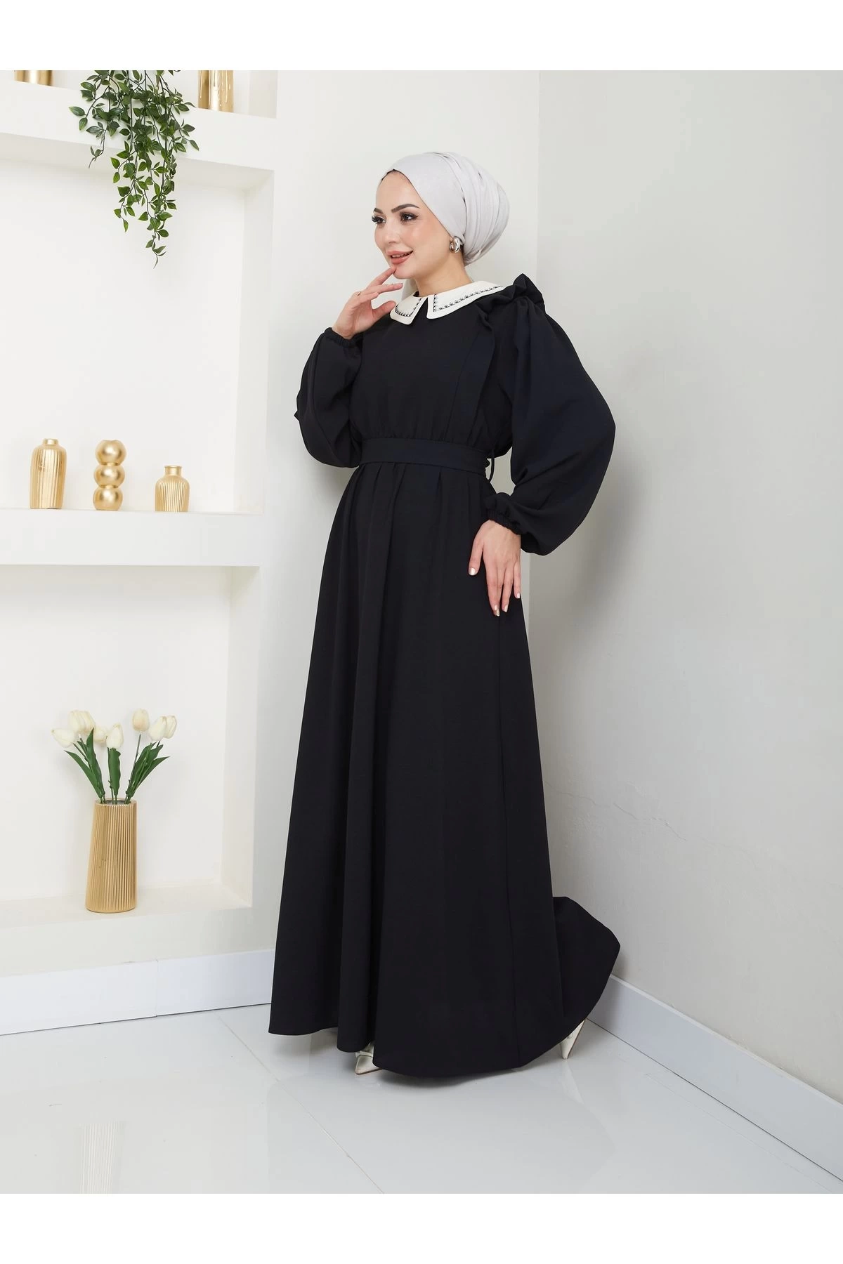 KADIN TESETTÜR YAKASI NAKİŞLİ ELBİSE SİYAH