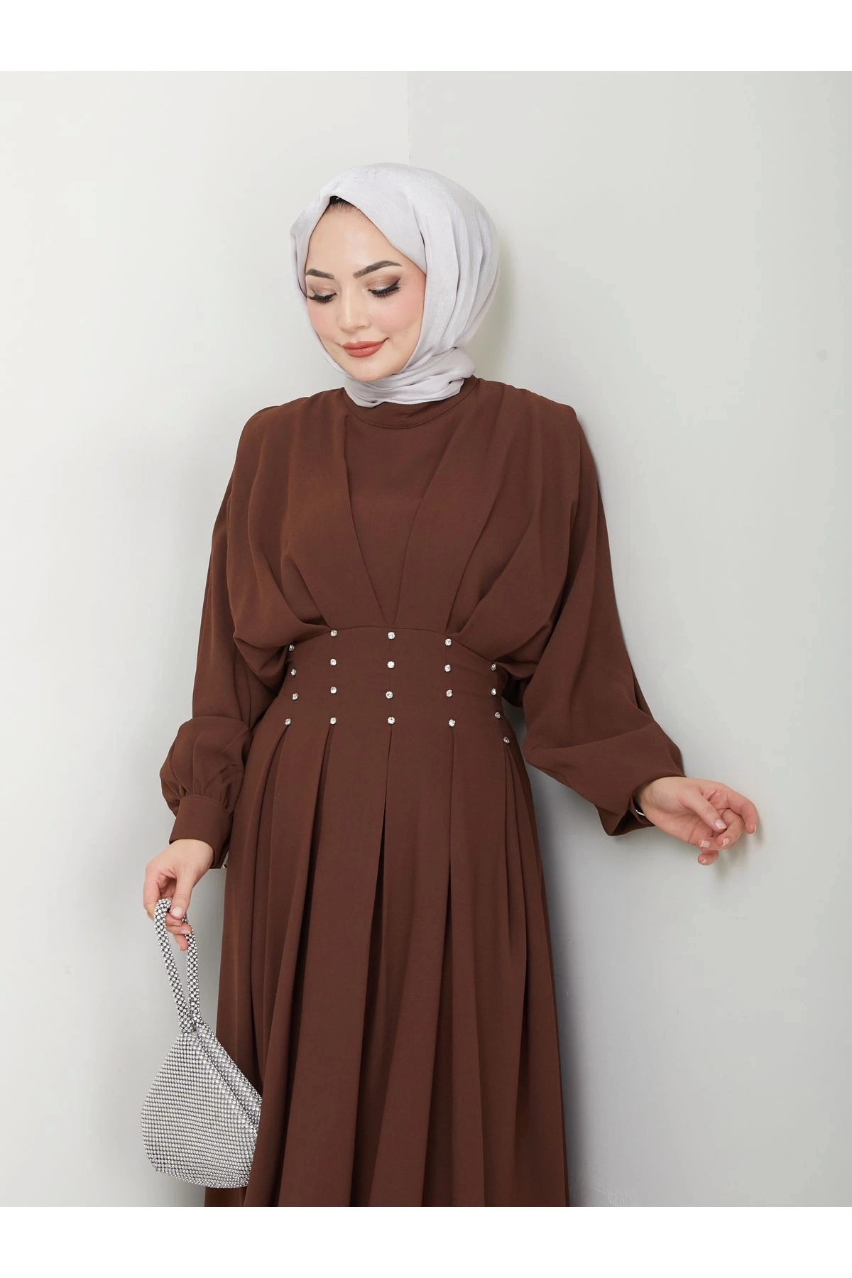 KADIN TESETTÜR TAŞLİ ELBİSE KAHVE