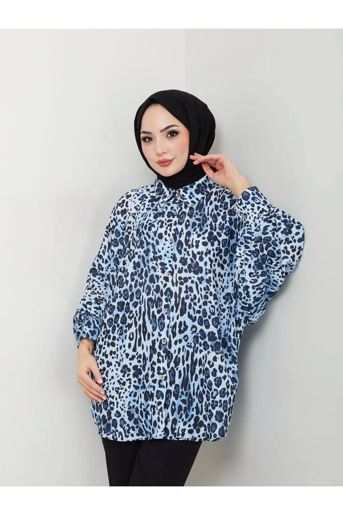Leopar Desenli̇ Jesi̇ca Gömlek Standert Beden Uzun Kol 2508 Laci̇vert