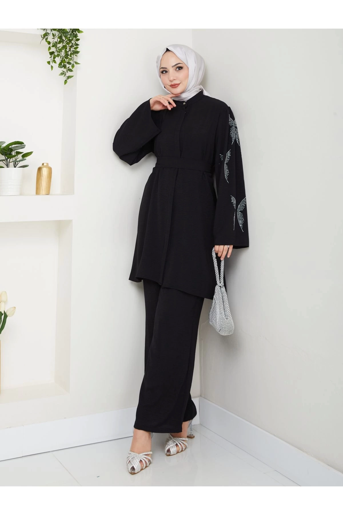 KELEBEK TAŞLİ AYROBİN TESETTÜR TAKIM SİYAH 854