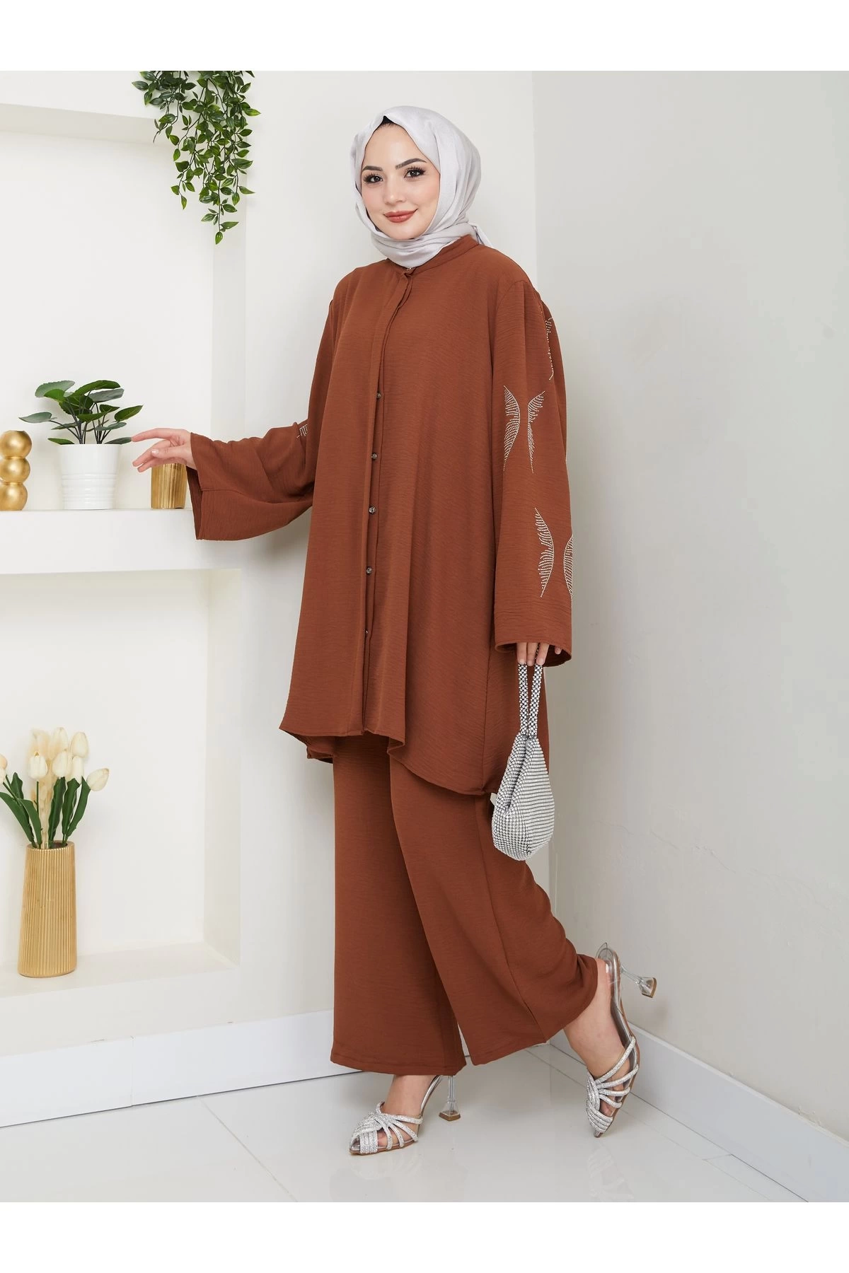 KELEBEK TAŞLİ AYROBİN TESETTÜR TAKIM KAHVE 854