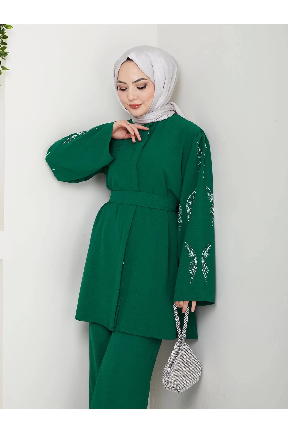KELEBEK TAŞLİ AYROBİN TESETTÜR TAKIM ZÜMRÜT 854