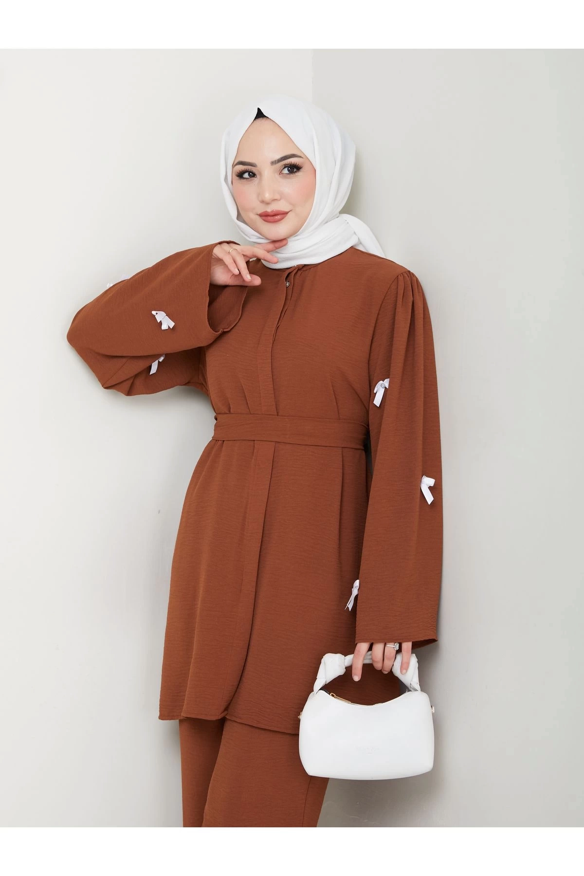 KOLDA MOSSE FİYONK DETAY AYROBİN TESETTÜR TAKIM KAHVE 8541